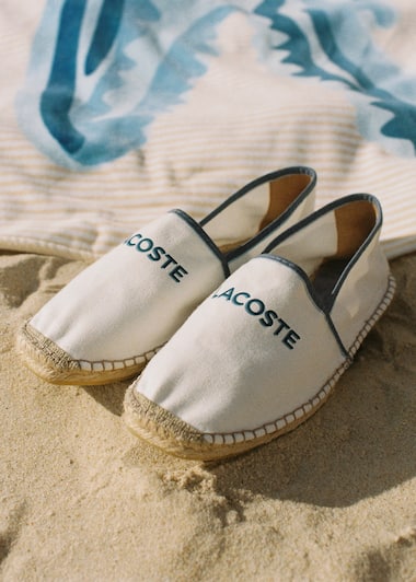 FOOTWEAR