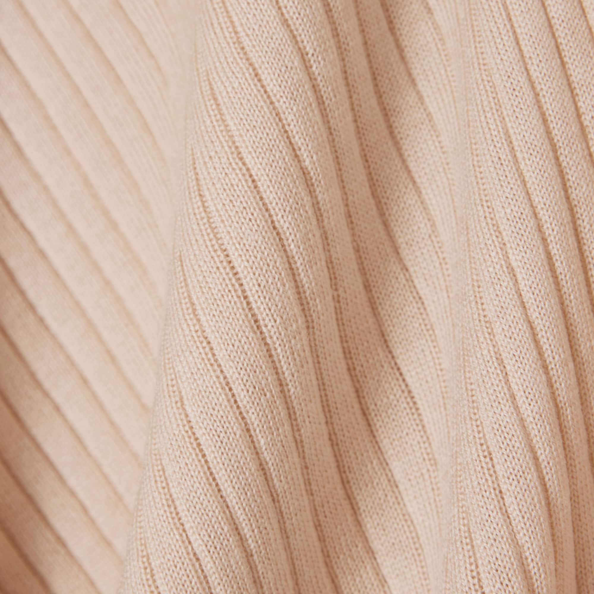 Merino Wool 3D Knit Sleeveless Sweater