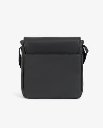 Classic Flap Close Shoulder Bag