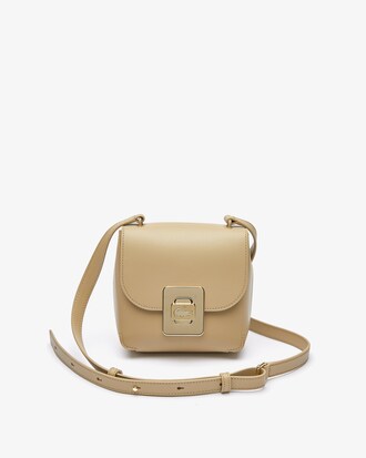 Sac &agrave; bandouli&egrave;re Amelia en cuir avec fermoir en m&eacute;tal grav&eacute;