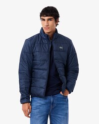 Chamarra corta de plumón ligera y repelente al agua.