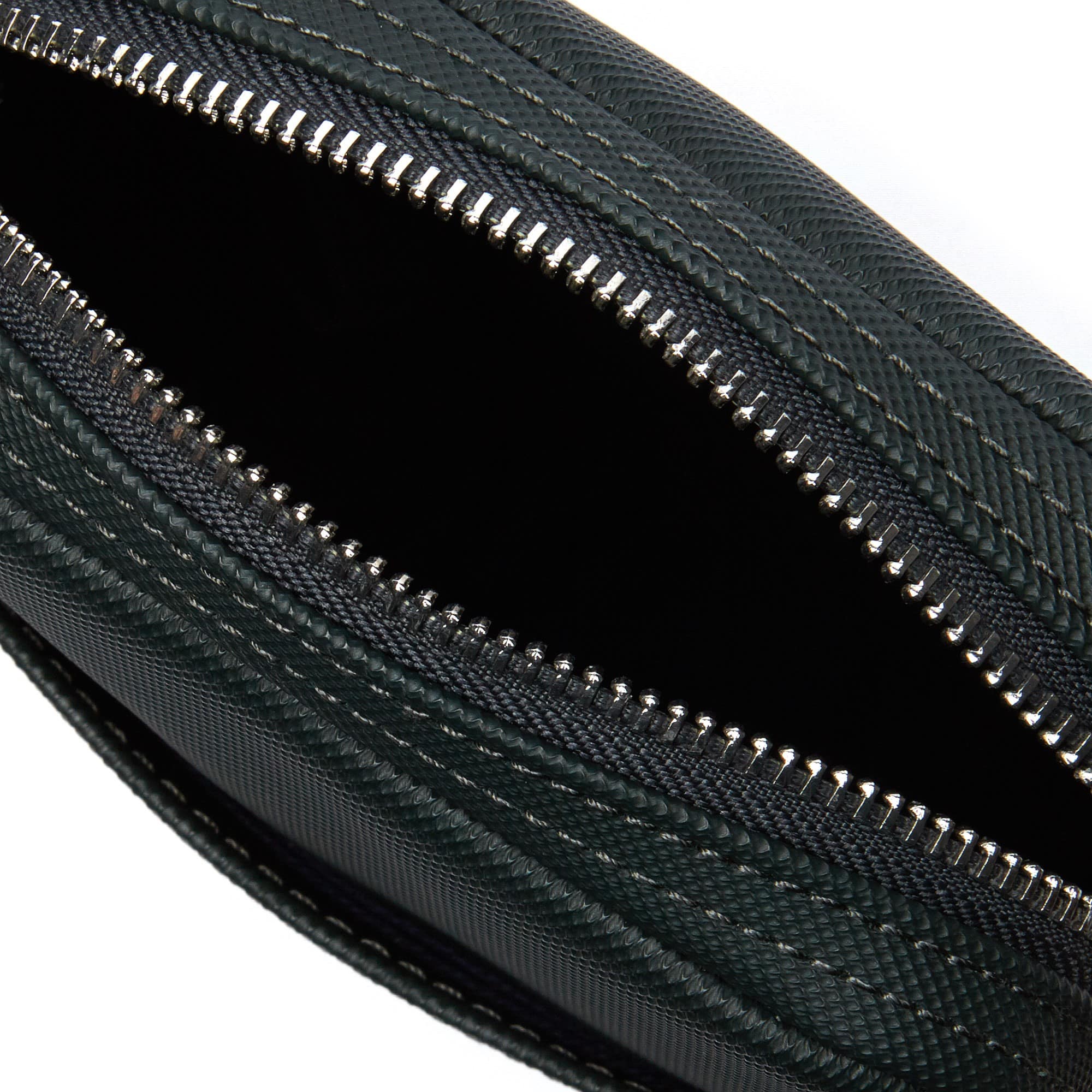 Men's Classic Petit Piqué Zip Bag - Bags - New In 2026 | Lacoste