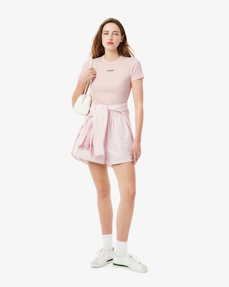 Playera slim fit de canal&eacute; de algod&oacute;n con insignia