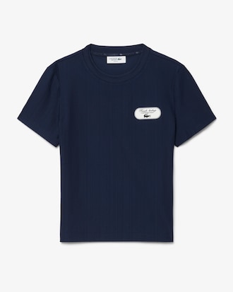 Playera de Tenis Cl&aacute;sica con Insignia Ultra Dry