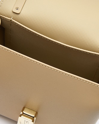 Sac &agrave; bandouli&egrave;re Amelia en cuir avec fermoir en m&eacute;tal grav&eacute;