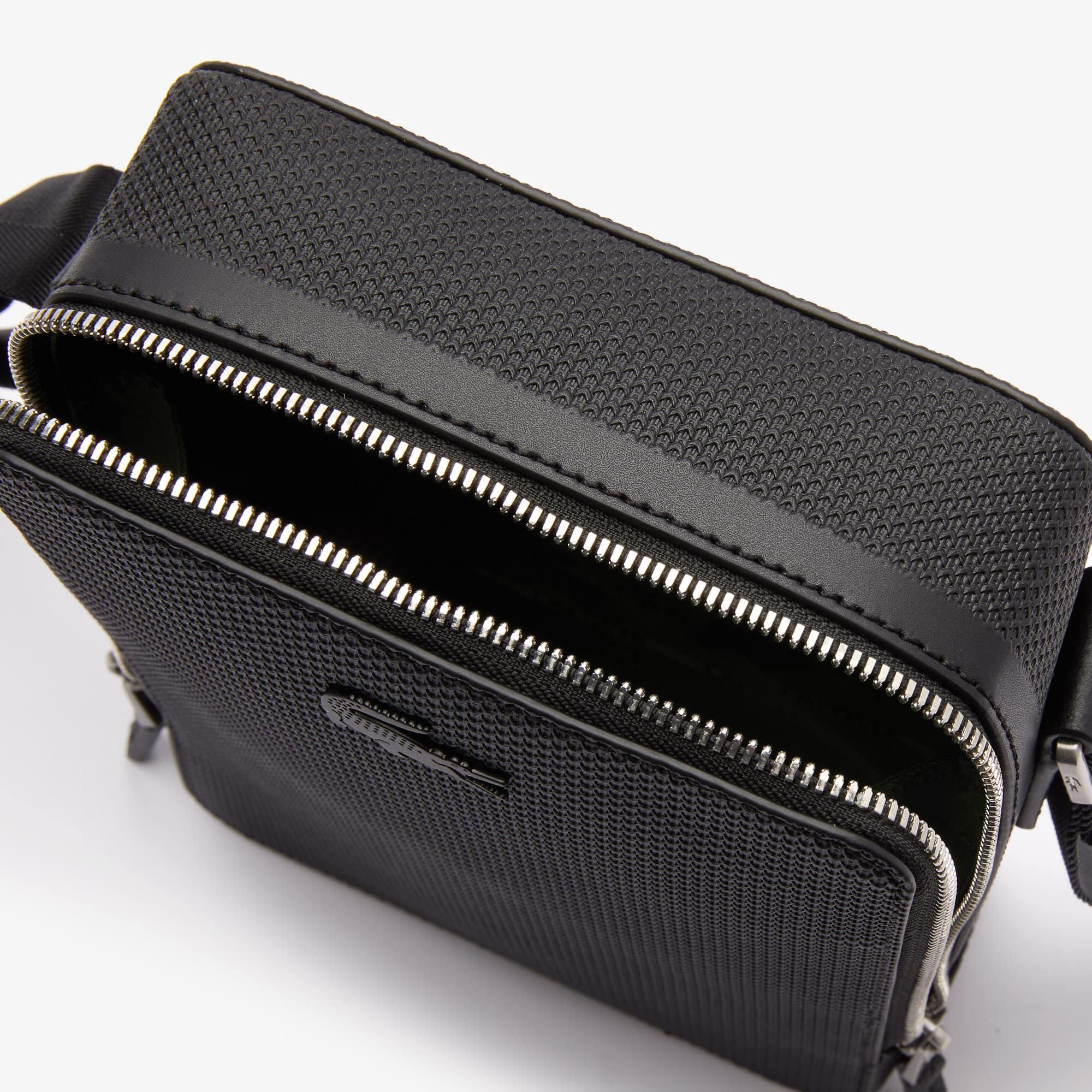 【QAQ】✨極美品✨ LACOSTE CHANTACO カメラバッグ Men's Chantaco Piqué Leather Shoulder Bag - Bags - New In