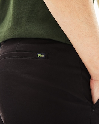 Pantalones estilo chinos slim fit en gabardina stretch para hombre