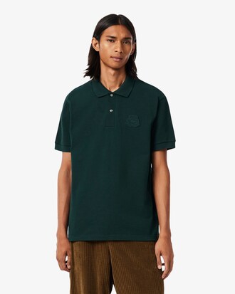 Polo de Piqu&eacute; con Escudo Bordado de Corte Cl&aacute;sico