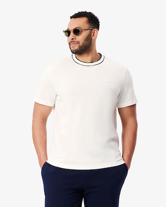 Playera Para Hombre En Piqu&eacute; El&aacute;stico Con Cuello A Rayas