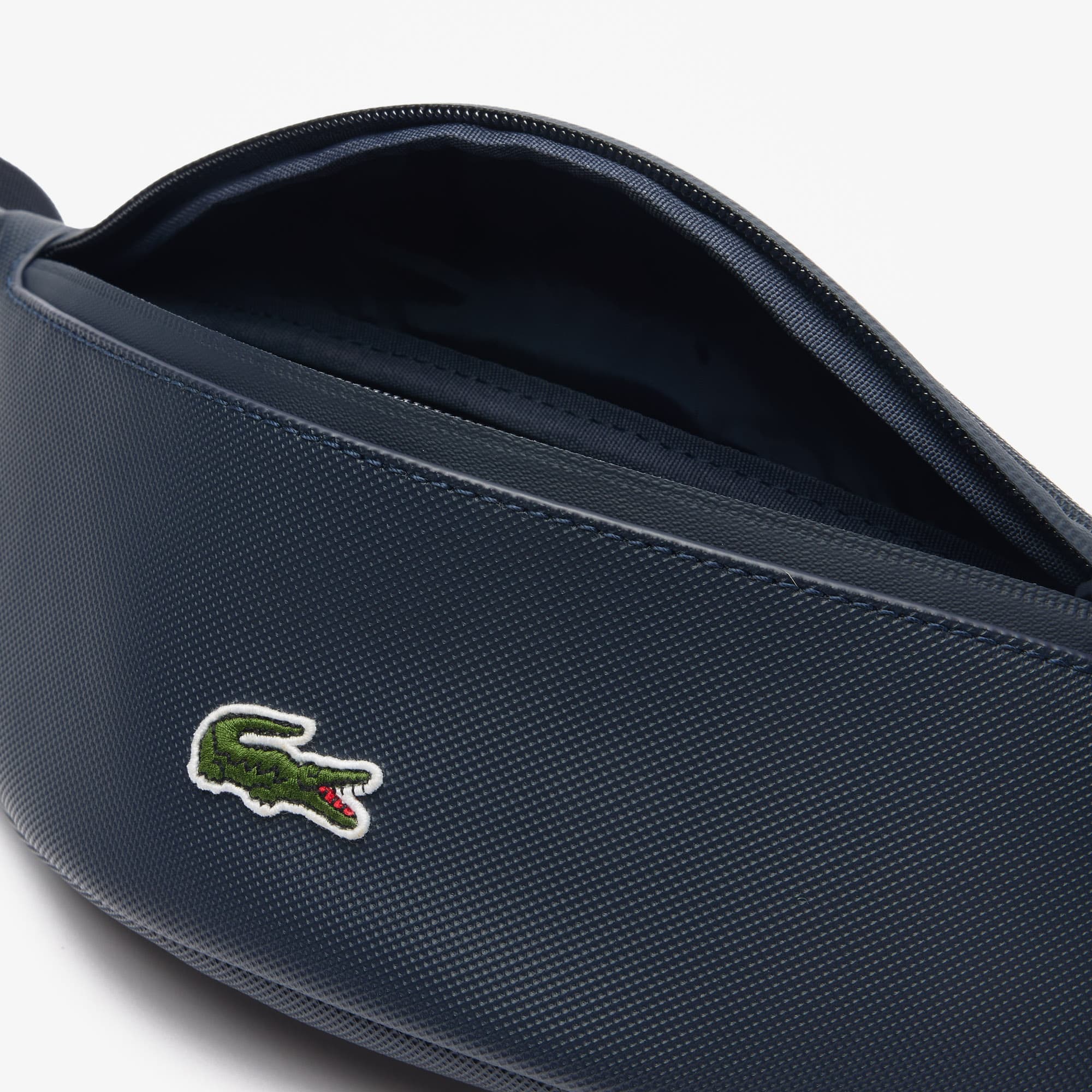 LACOSTE レザーウエストバッグ LACOSTE（ラコステ） ウエストポーチ 「LACOSTE」SLIM VERTICAL CAMERA