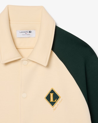 Chamarra con Insignia de Estilo Universitario Fabricada en Francia