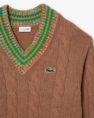 Pull unisexe loose fit avec col en V en laine torsad&eacute;e