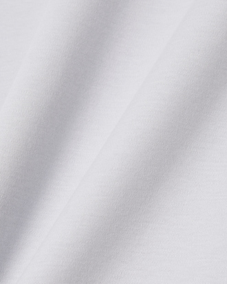 Playera con firma bordada