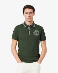 Polo para hombre de corte regular L.12.12 con estampado de distintivos