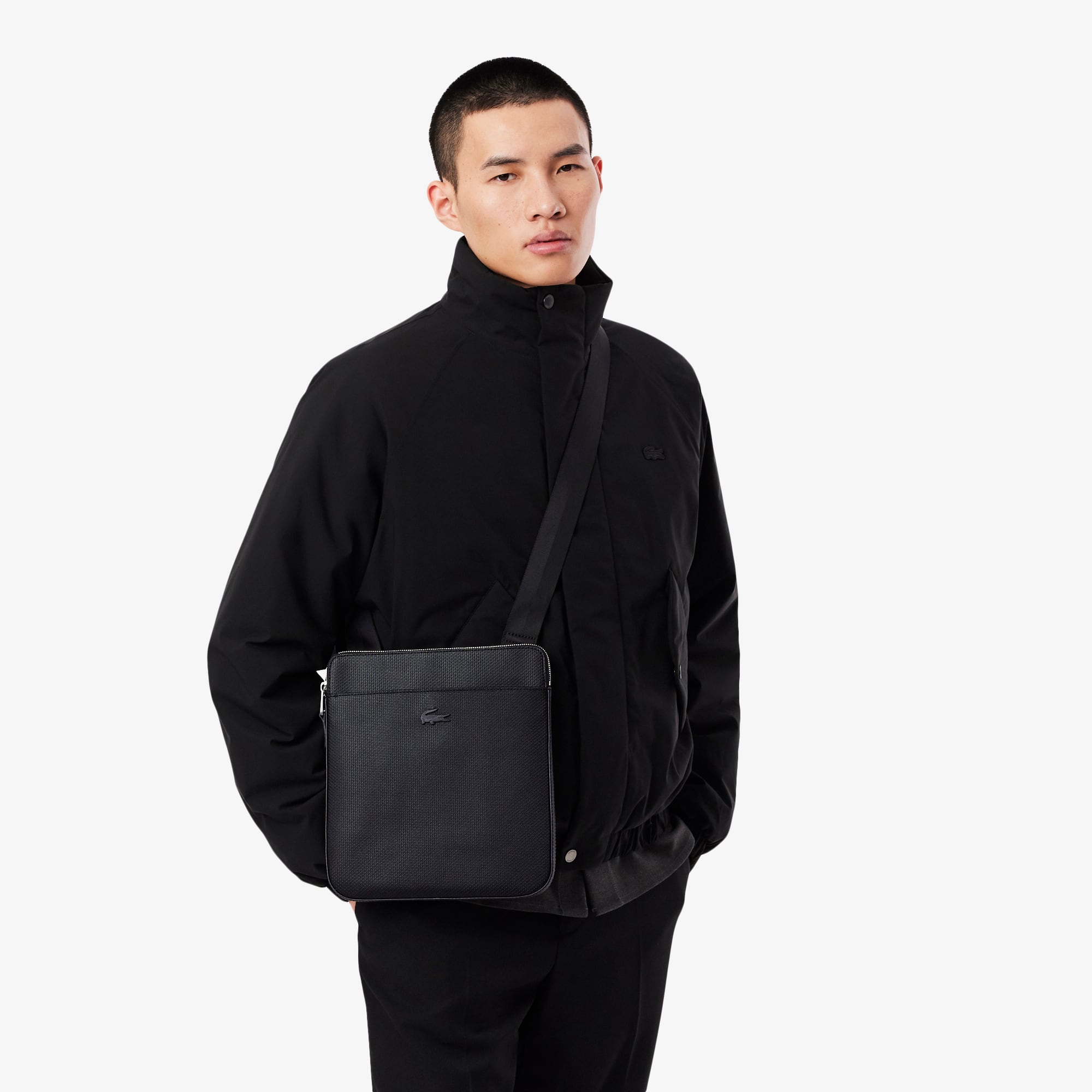国内発☆関税込【LACOSTE】Chantaco ピケレザー Flat Zip Bag Men's Chantaco Piqué Leather Zipped Pouch - Bags - New In