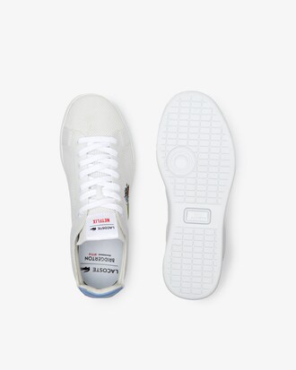Sneakers Carnaby Piqu&eacute;e femme Lacoste x Netflix Bridgerton en textile