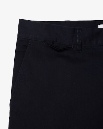 Shorts para hombre de corte slim en algodón elástico