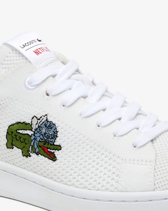 Sneakers Carnaby Piqu&eacute;e femme Lacoste x Netflix Bridgerton en textile